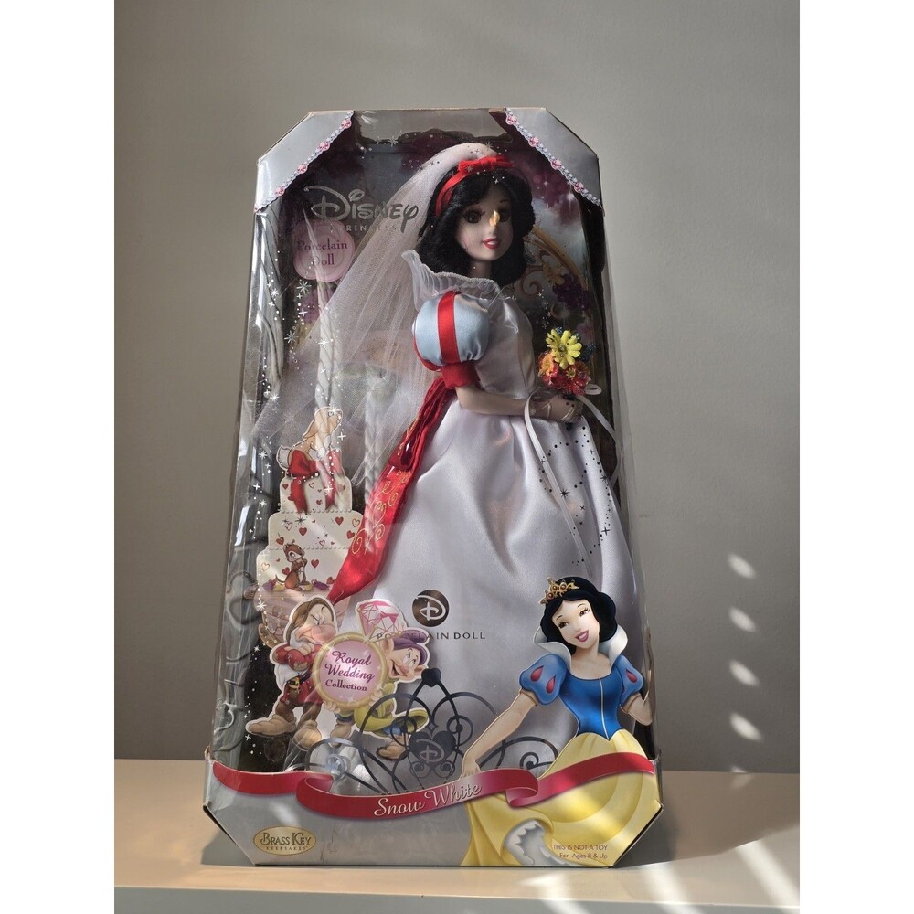 Disney Princess Snow White Porcelain Doll Royal Wedding Collection NRFB.